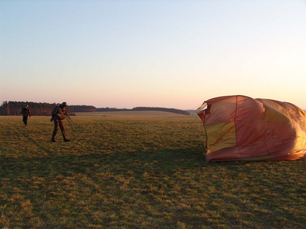 landung-bei-sonnenuntergang