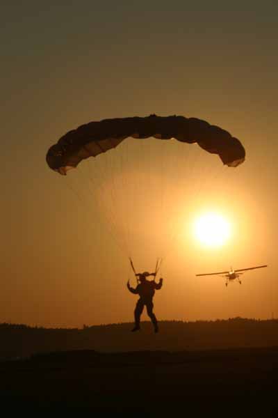sunset-jump-im-sommer