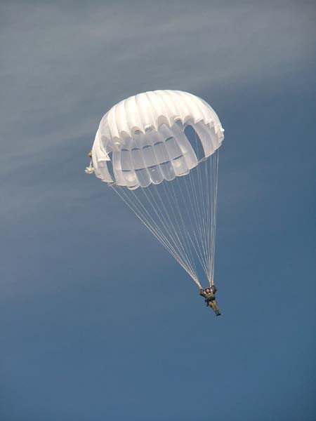 am-ovp-68-fallschirm