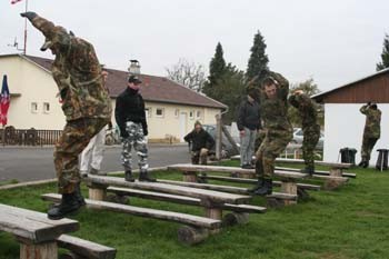 airborne-landefalltraining-rueckwaerts