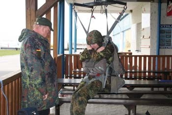 absprungtraining-am-haenger