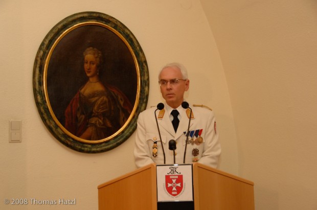 der-kommandant-norbert-sinn-eroeffnet-den-burgball