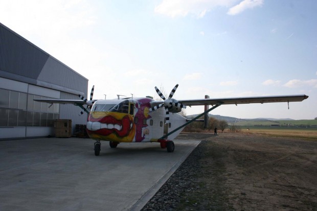unsere-absetzmaschine-skyvan-sc-7