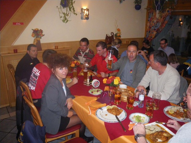am-abend-beim-heurigen