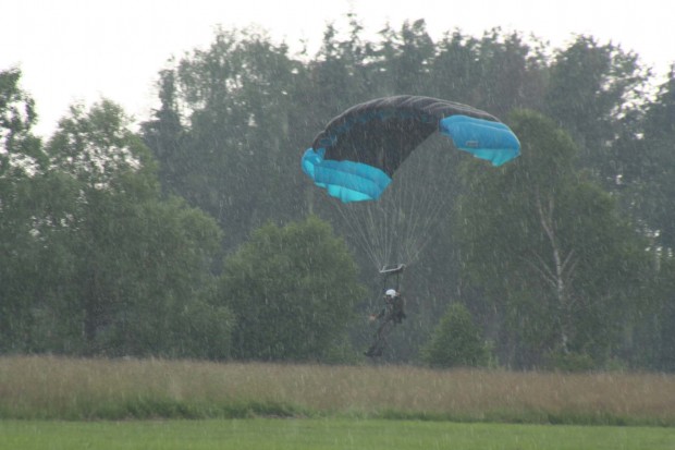 landung-bei-starkem-regen
