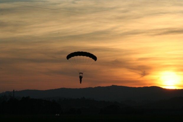 landung-bei-sonnenuntergang