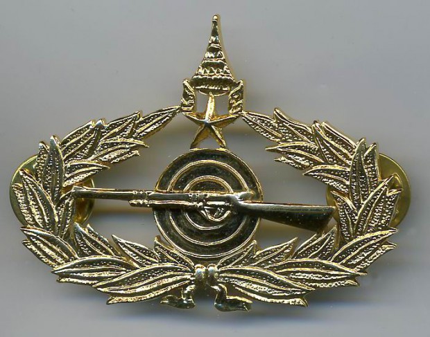 royal-thai-army-rifle-expert-badge