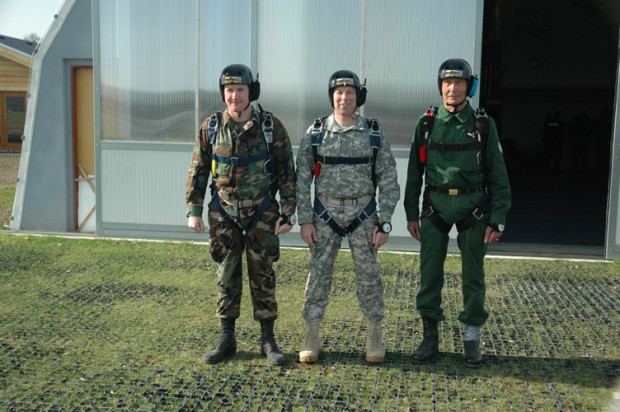 us-soldier-and-german-police-manfred