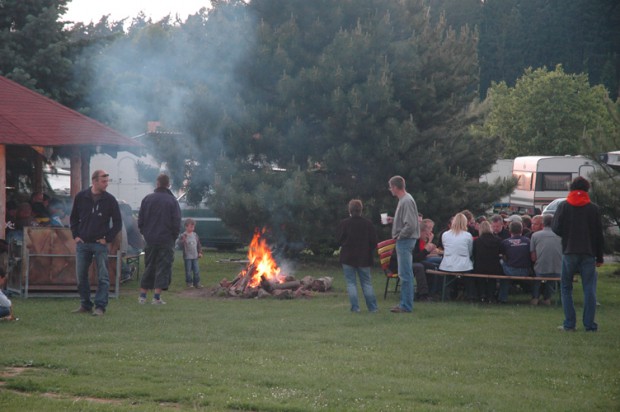 am-abend-gabs-lagerfeuer