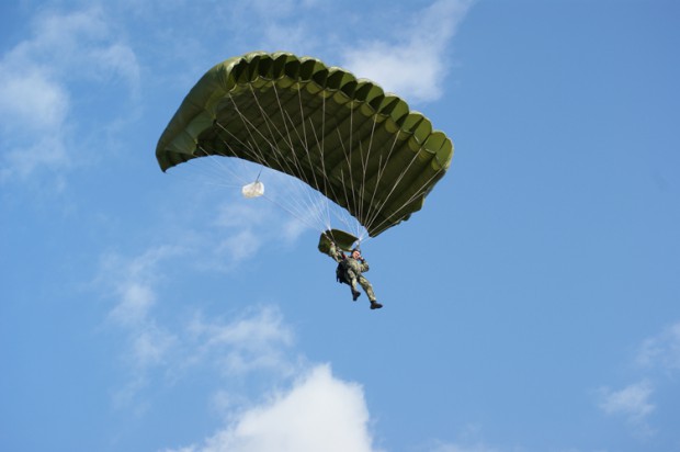 am-militar-flaechenfallschirm-mars-300