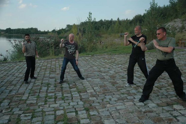 knife-fighting