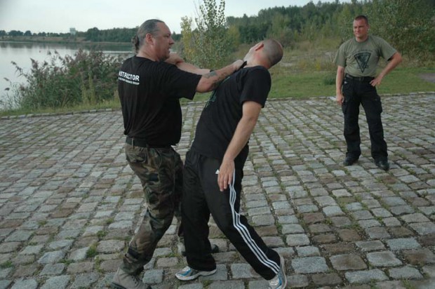 knife-fighting