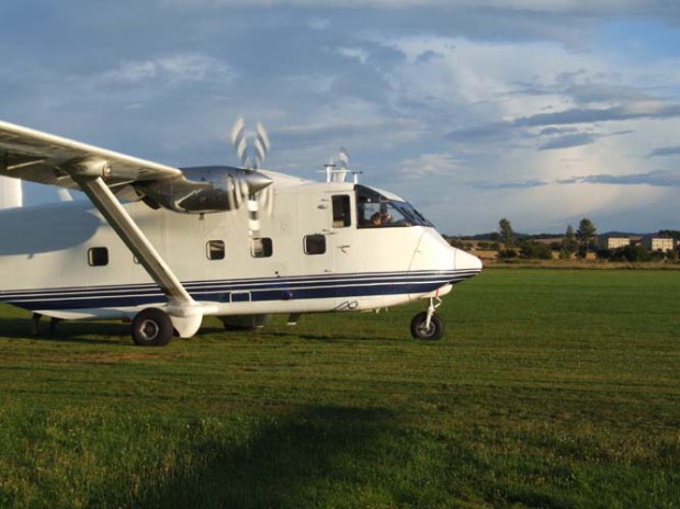 unsere-absetzmaschine-sc-7-skyvan