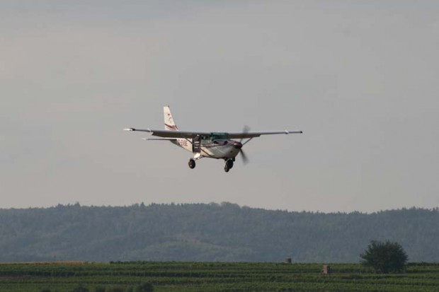 unsere-absetzmaschine-cessna-206