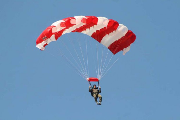 major-ginzinger-am-fallschirm