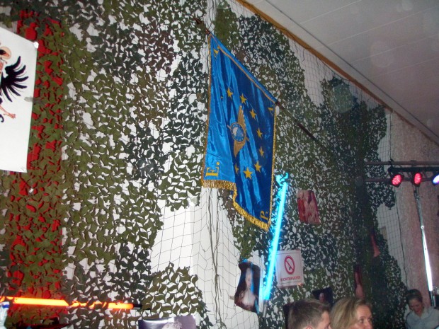 unsere-emfv-fahne-zeigt-flagge