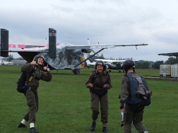 ab-in-die-skyvan-maedels