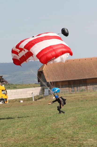 landing-dancer