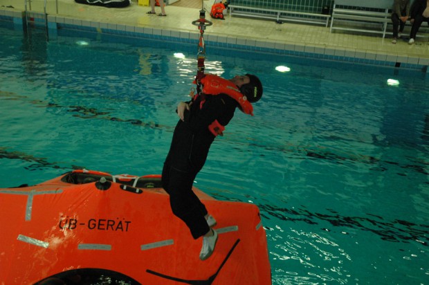 aufwinschen-aus-der-rettungsinsel
