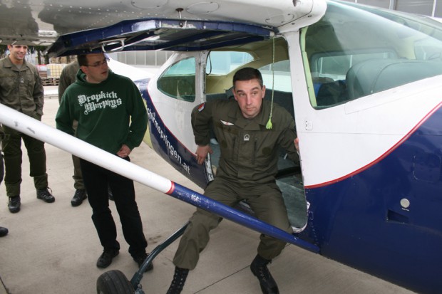 exituebung-an-der-cessna-182