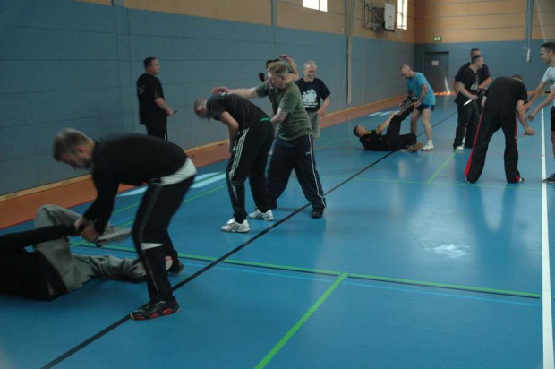 knife-fight-defense-course