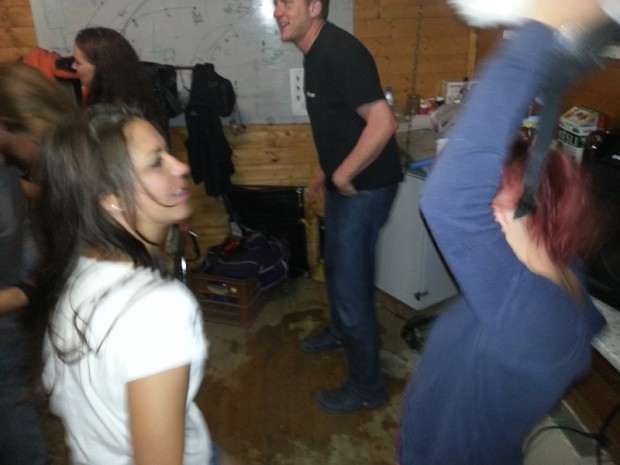 its-party-time-with-our-rigger-girls