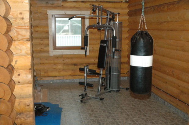 der-sportgeraeteraum-in-der-saunahuette