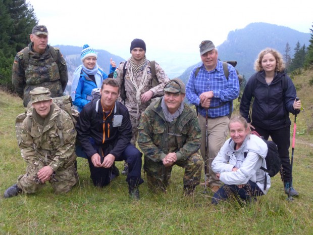 gruppenbild-oberhalb-der-mitteralm