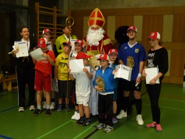gruppenbild-mit-dem-nikolaus