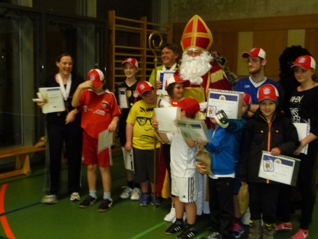 gruppenbild-mit-dem-nikolaus