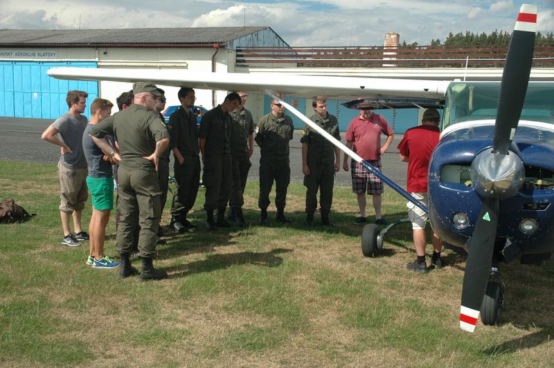einweisung-in-die-absetzmaschine-cessna-182