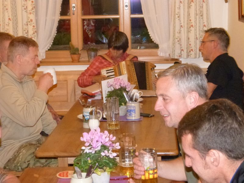 kameradschaftsabend-in-der-mitteralm