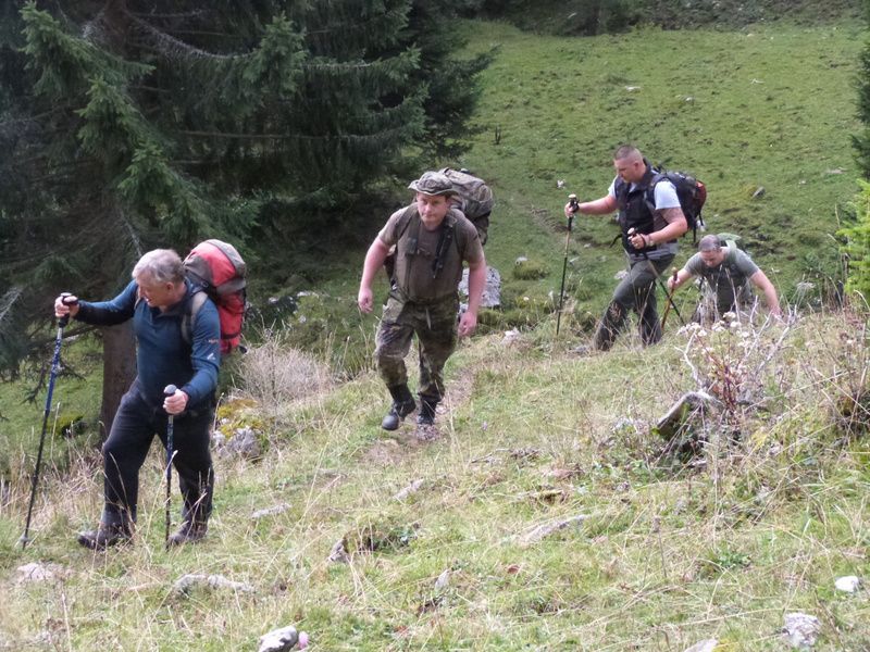 toni-fuehrt-die-gruppe-an