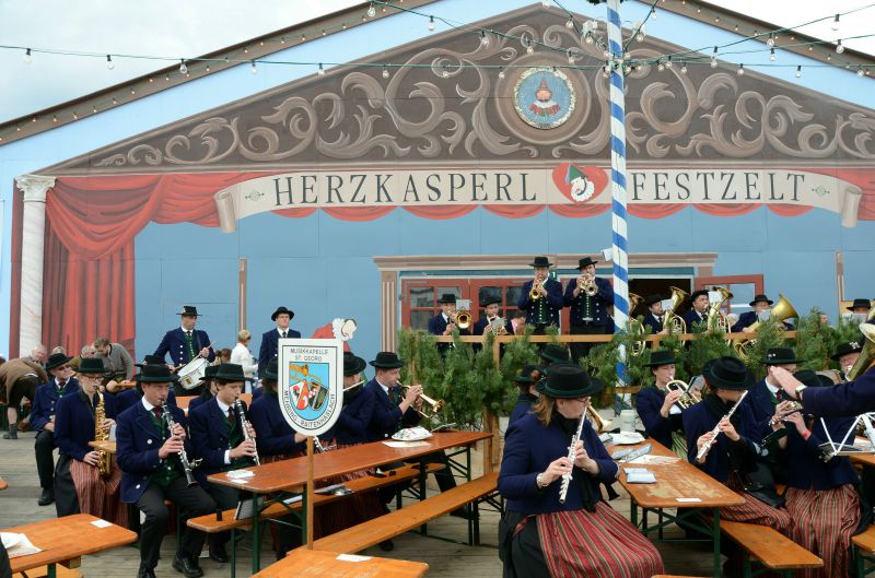 besuch-des-oktoberfestes-in-muenchen