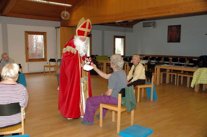 geschenke-werden-verteilt