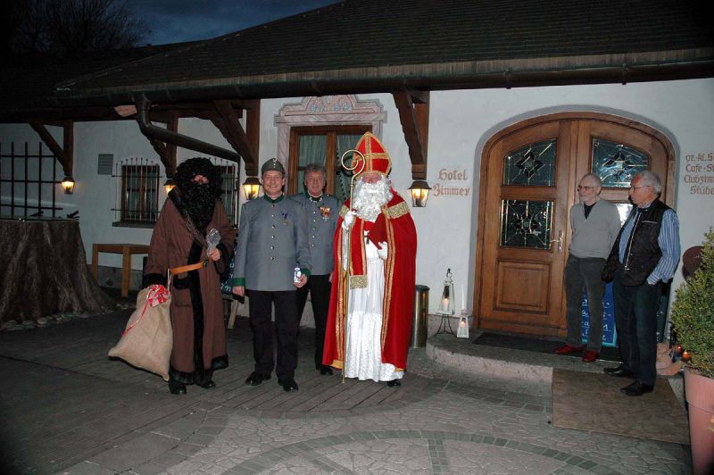 gruppenbild-mit-kameraden