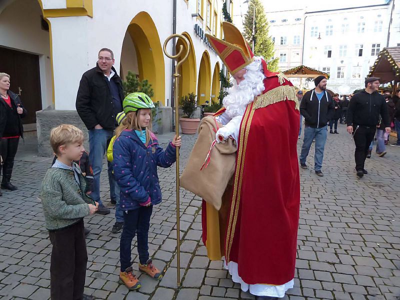 besuch-des-christkindlmarktes-in-rosenheim