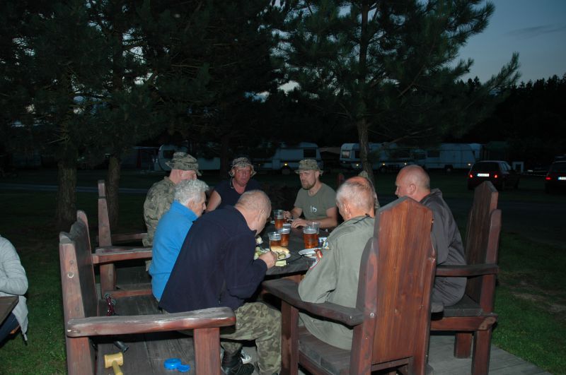 gemeinsames-essen-mit-freibier
