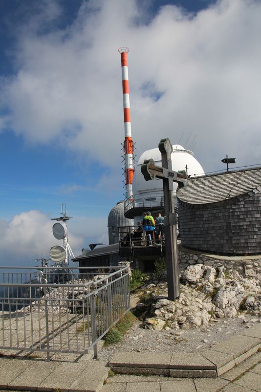 vorbei-am-sendeturm-des-bayerischen-fernsehens