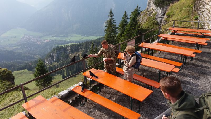 frank-fuettert-die-bergdohlen