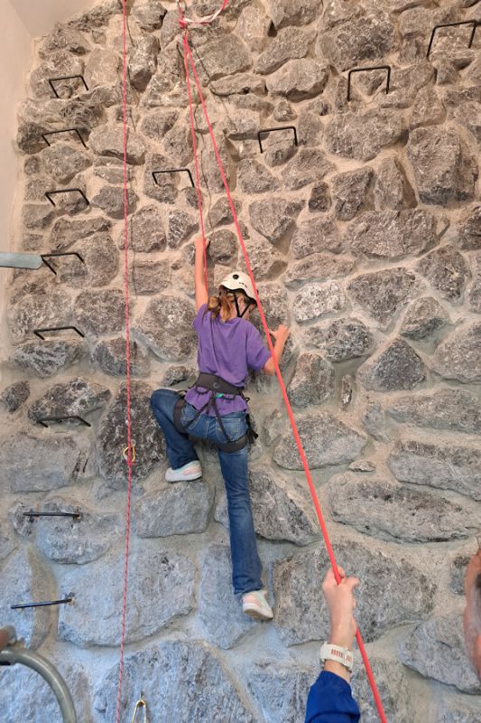 jetzt-geht-es-in-die-kletterwand