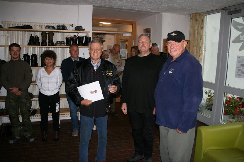 die-emfv-treuemedaille-oberst-manfred-uregg